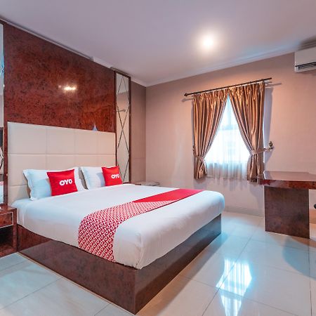Vaccinated Staff - Oyo Flagship 2131 Hotel Binong Tangerang Exterior foto