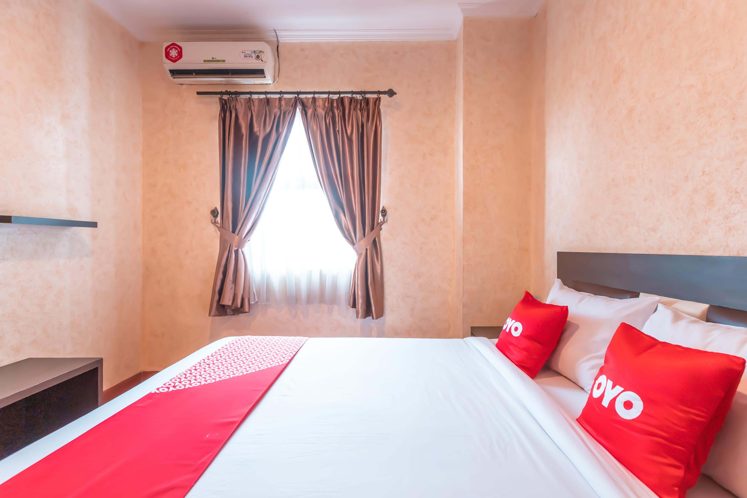 Vaccinated Staff - Oyo Flagship 2131 Hotel Binong Tangerang Exterior foto