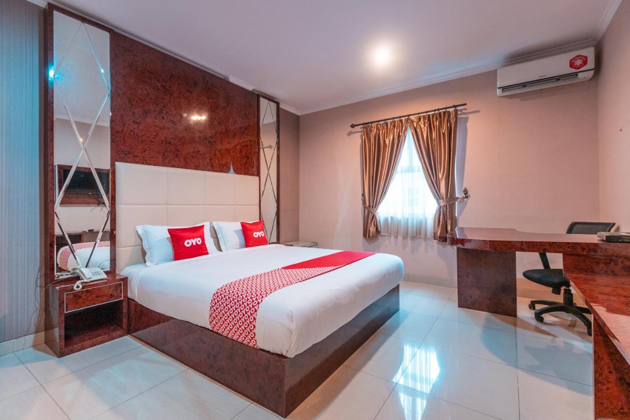 Vaccinated Staff - Oyo Flagship 2131 Hotel Binong Tangerang Exterior foto